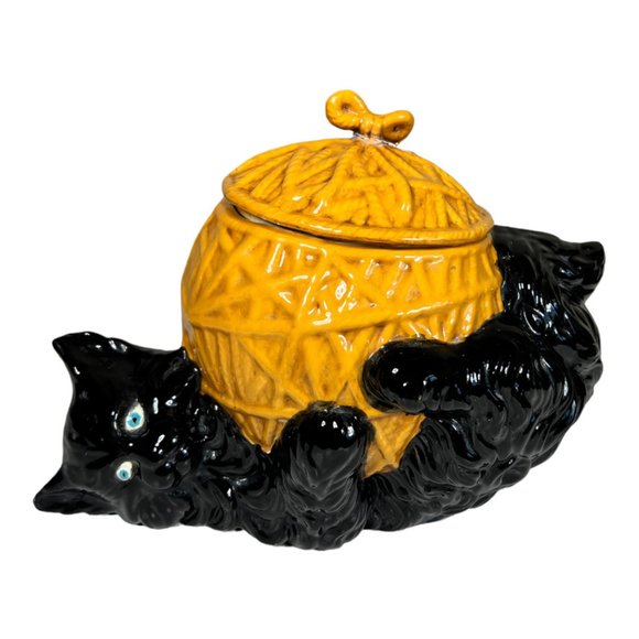 Cat with‎ Yarn Cookie Jar - Picture 1 of 9